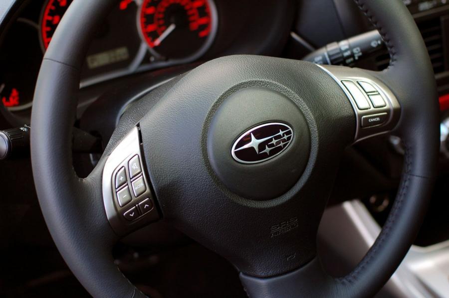  Subaru Impreza 2.5GT 2009 года  (фото 18 из 35)